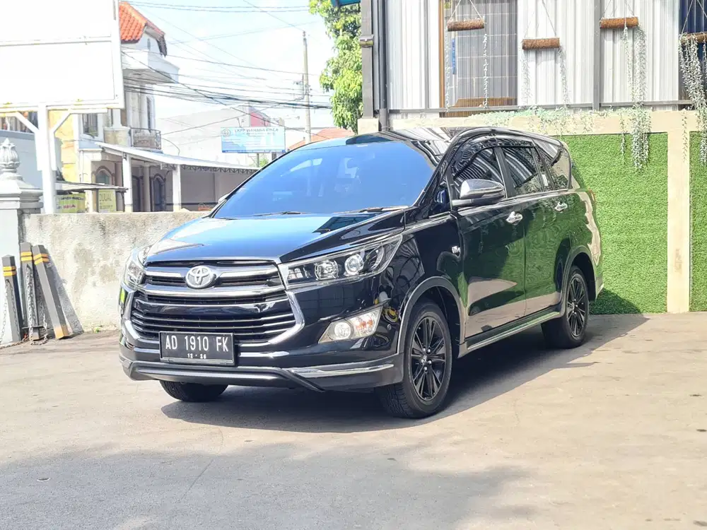 Innova Venturer 2019 matic tangan pertama