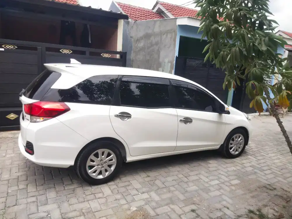 Mobilio km rendah