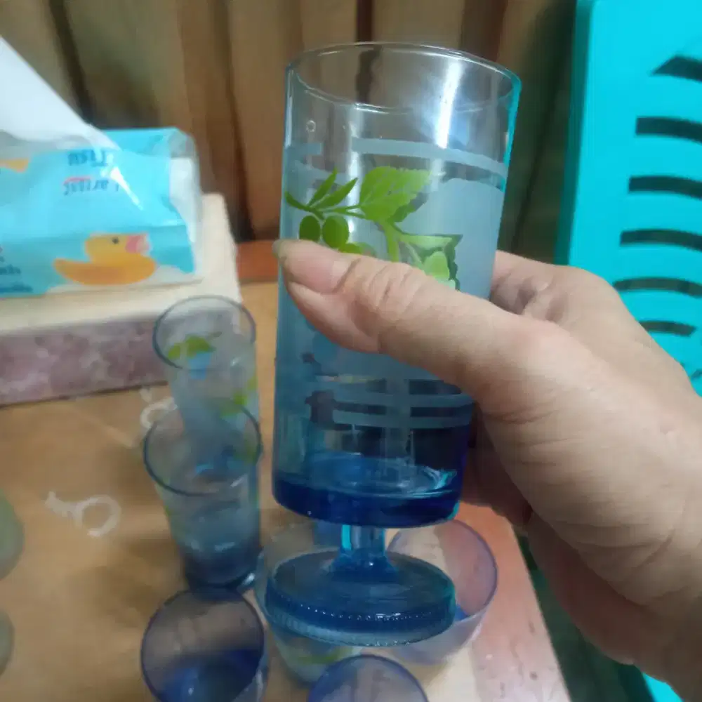 4 Pcs Gelas Kaki + 4 Gelas tanpa kaki