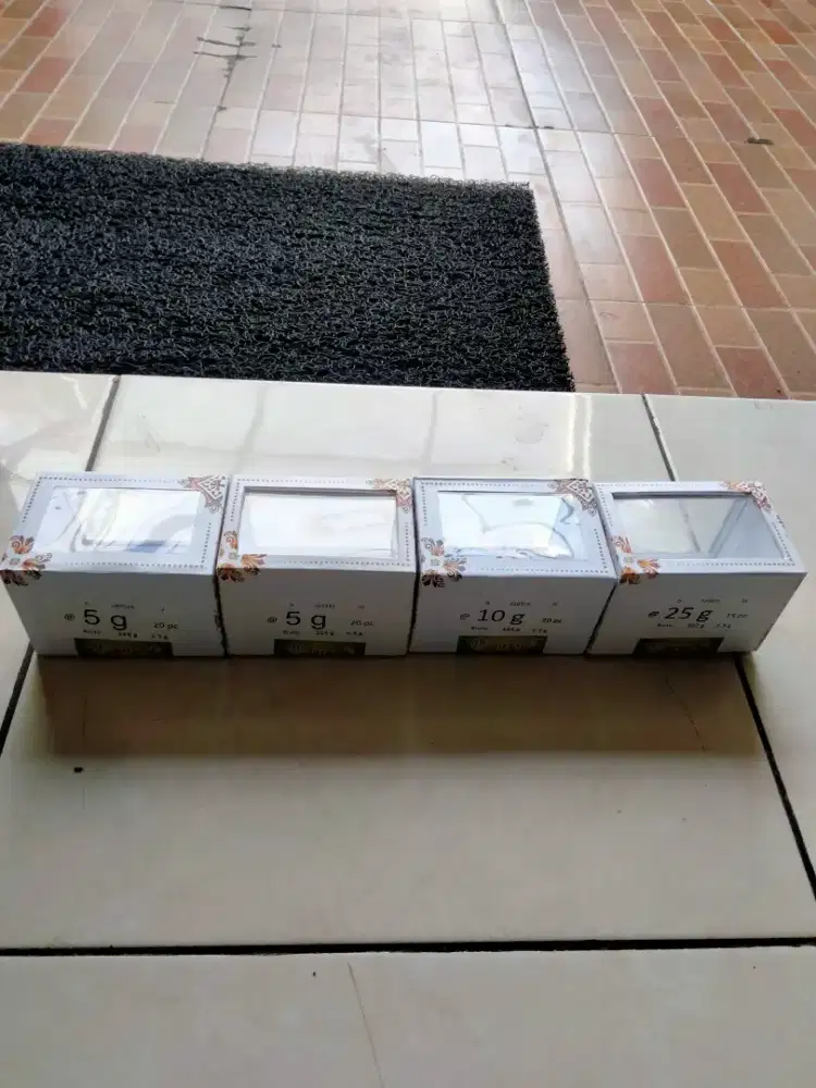 Box Kotak Emas Logam Mulia