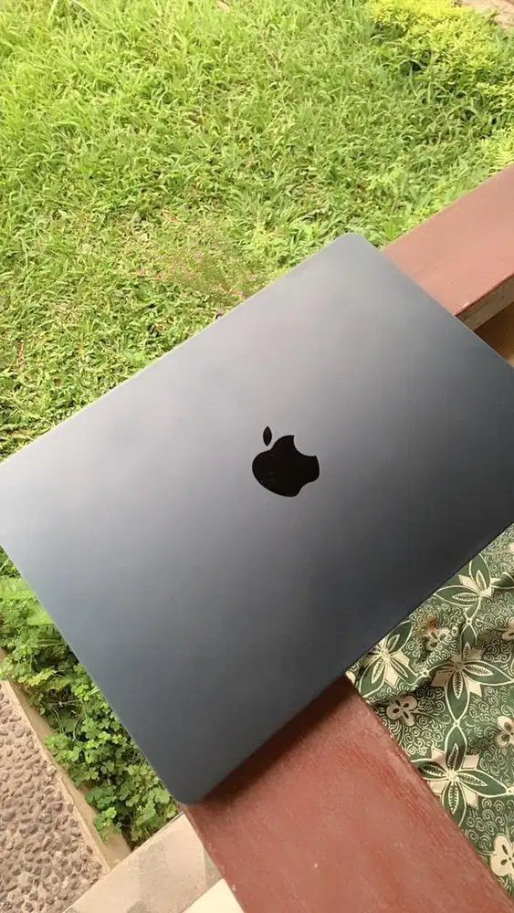 MacBook Air M2 (8/256)