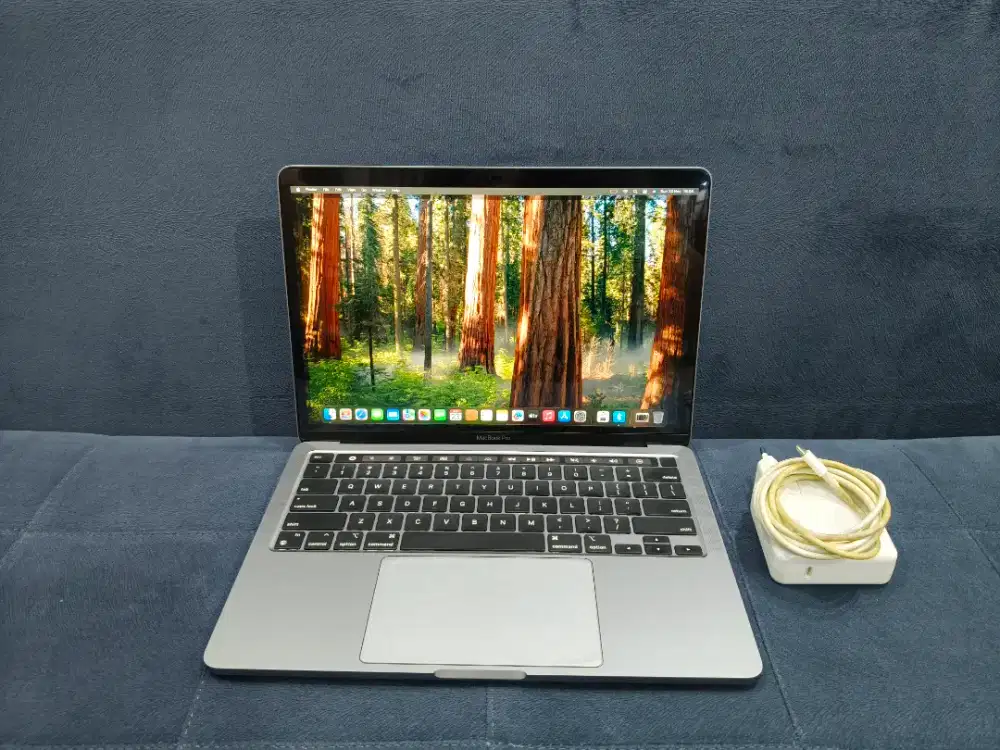 MacBook Pro 13 2022 MNEH3 Apple M2 RAM 8GB SSD 256GB Mulus No Minus