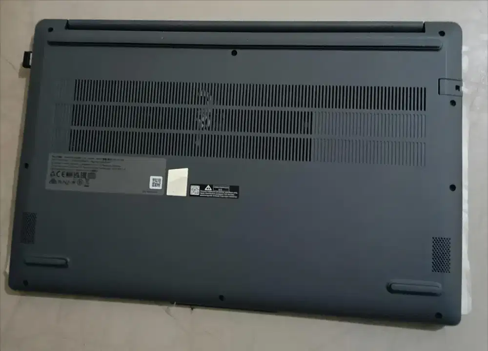 Lenovo
LOQ151AX9E ESSENTIAL 
i5  12450 HX 12GB 512GB SSD RTX3050 W11