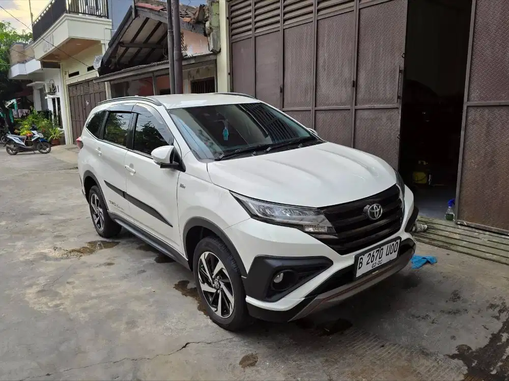Toyota Rush TRD Sportivo Matic AT Tahun 2020 Putih , 2021