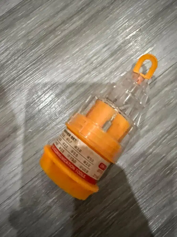 Obeng 1 set minus sudah ada mata yang hilang