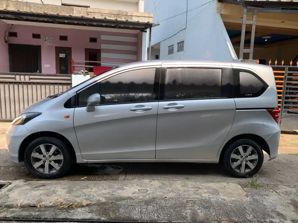 Honda Freed 2010 Bensin