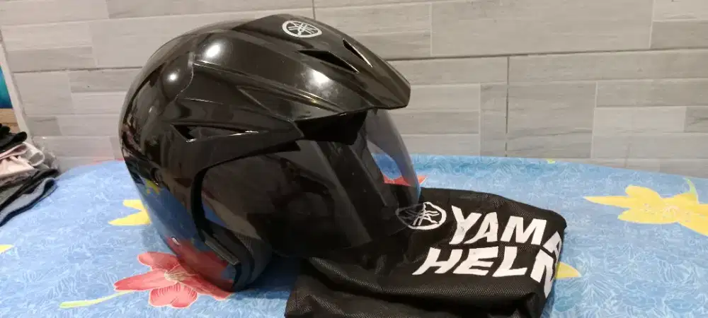 Helm Yamaha Half Face