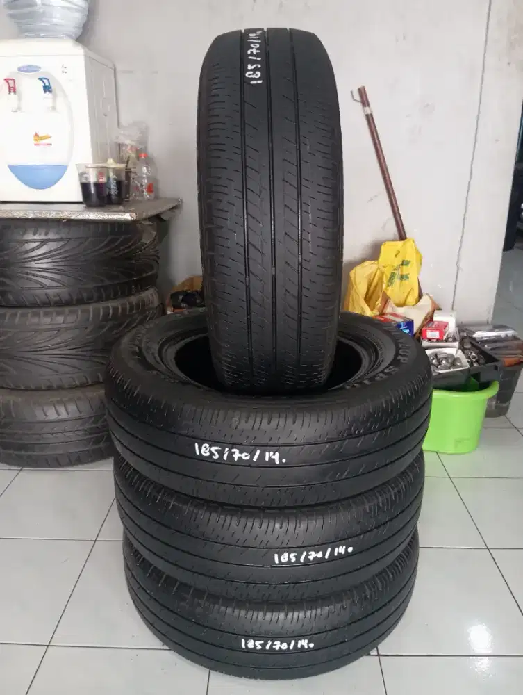 Ban Mobil Bekas Avanza Xenia Dunlop 185/70R14 4pcs Kondisi 80 Ori