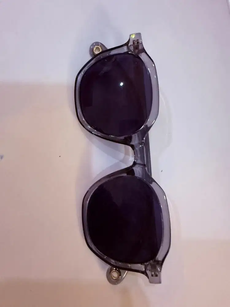 Kacamata hitam polaroid series hd555