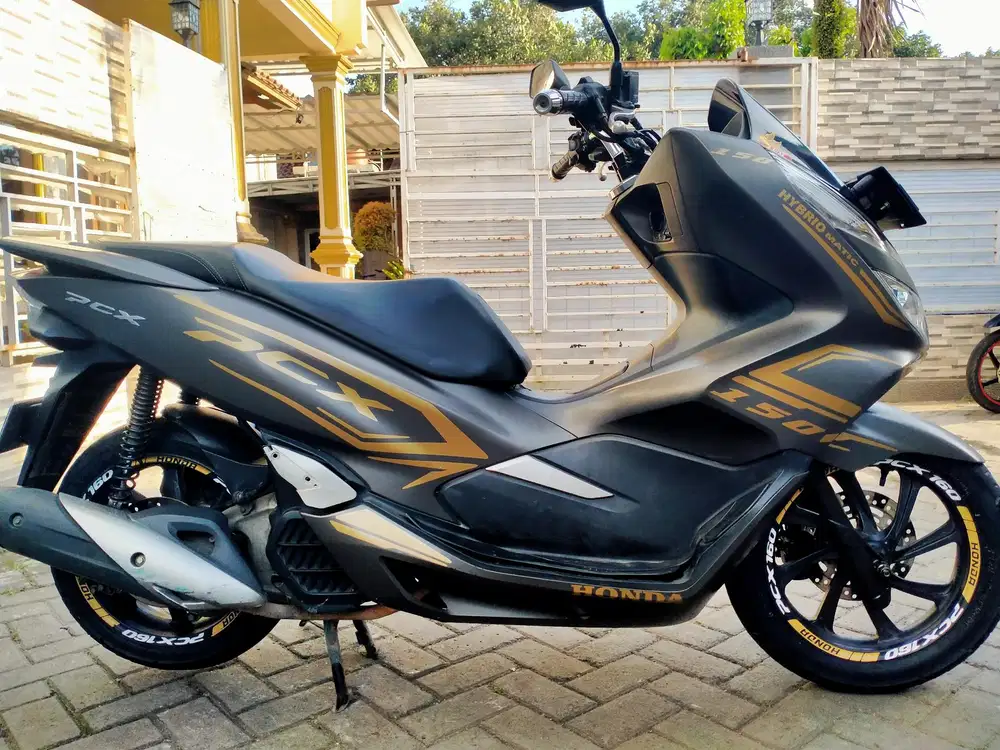 Honda PCX pajak hidup panjang lengkap mesin segel siap pakai