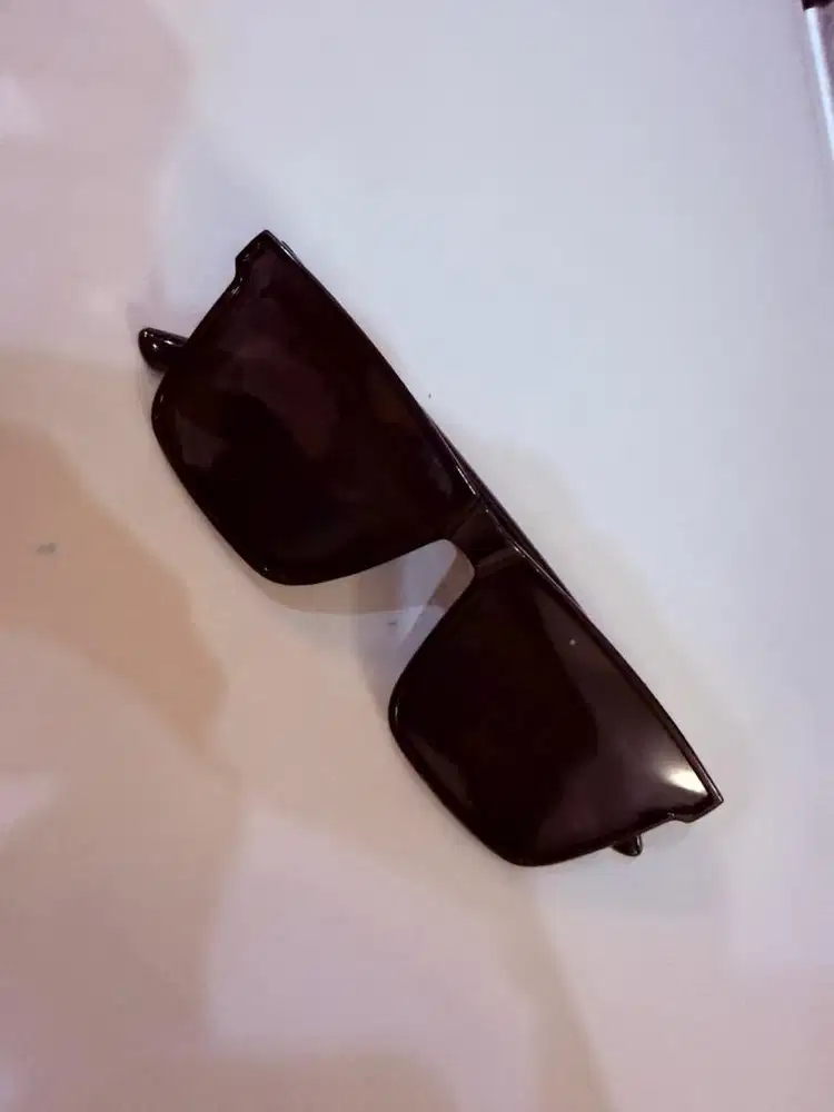 Kacamata hitam polaroid series saturdays