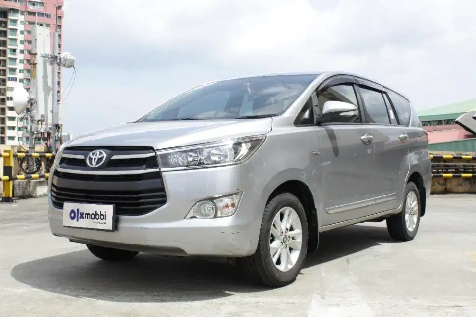 TDP 10JT Toyota Kijang Innova 2.0 G Bensin-AT Silver 2016