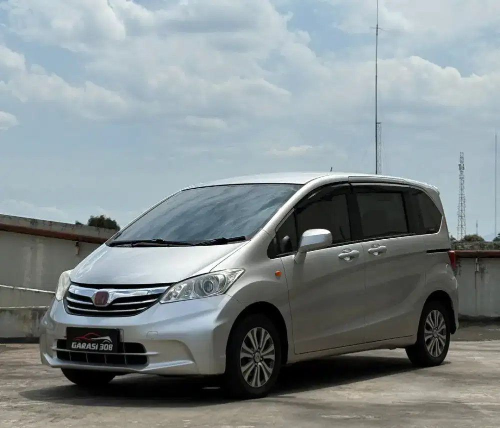 Honda Freed GB3 1.5 S AT Tahun 2012 Warna Silver Metalik KM 111rb
