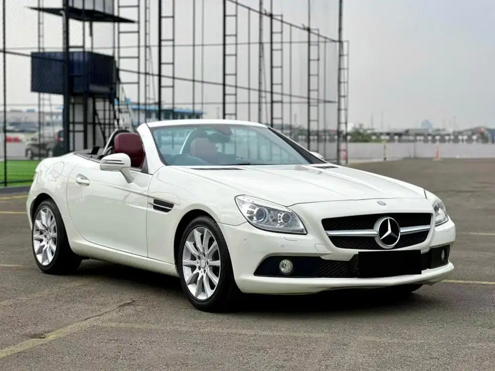 Slk200 convertivle cabriolet 2012 white on red siap pakai