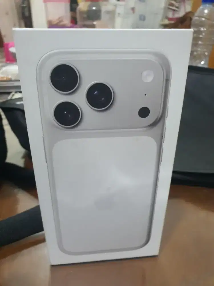 Iphone 17 pro 256gb silver garansi ibox 1 tahun