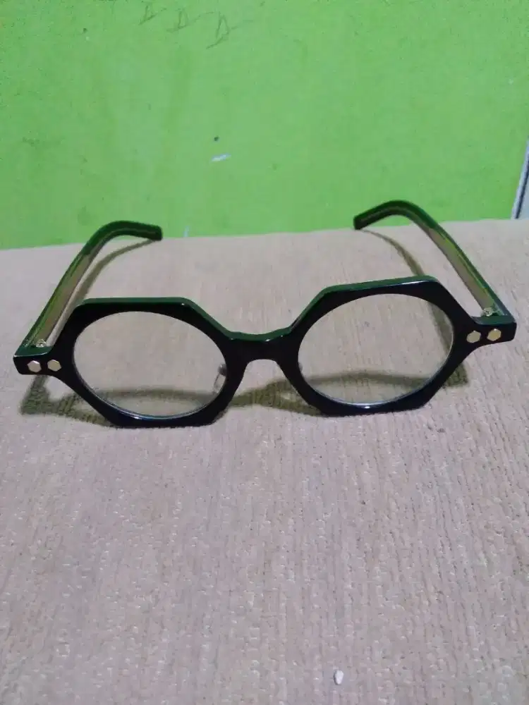 Kacamata gentle monster