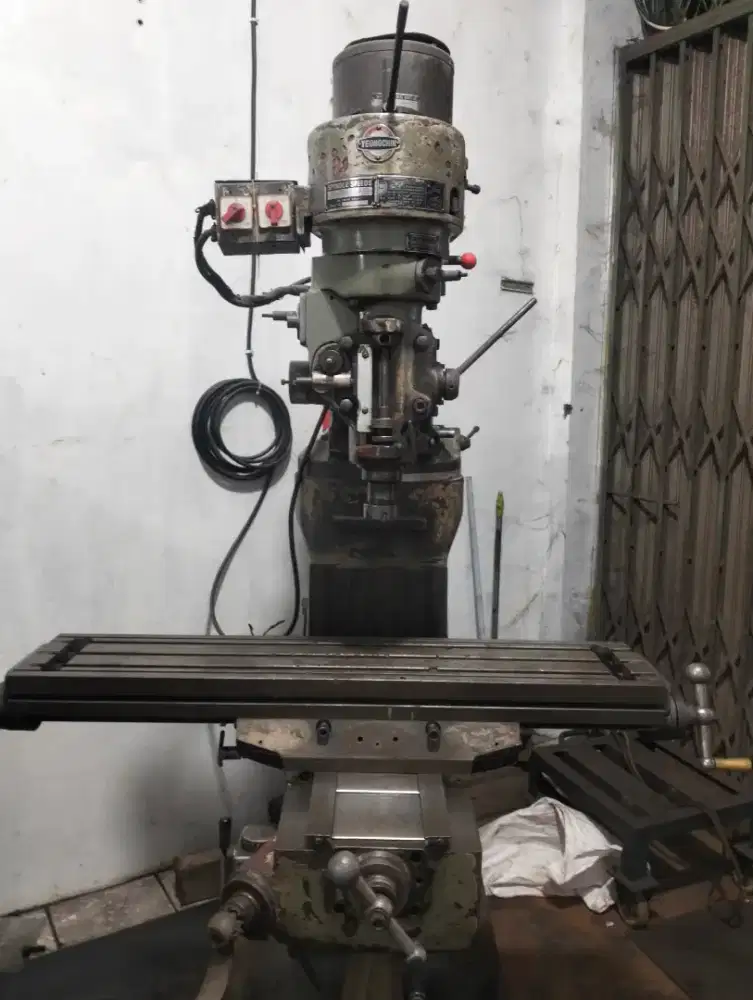 Mesin Milling Manual SM3 Yeong Chin