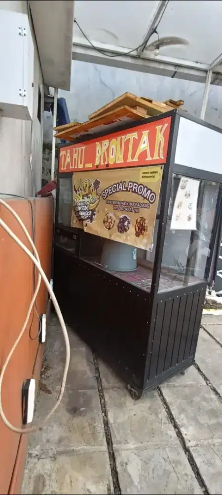 Jual cepat etalase warung ex usaha bagus