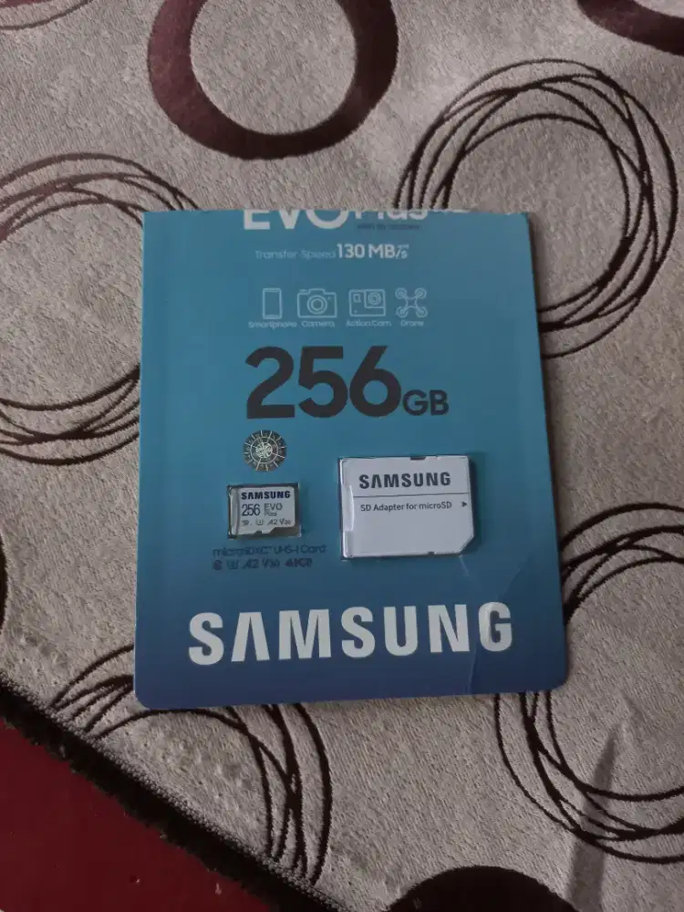 Memori samsung 256 gb ori 100%  masih baru belum di pake