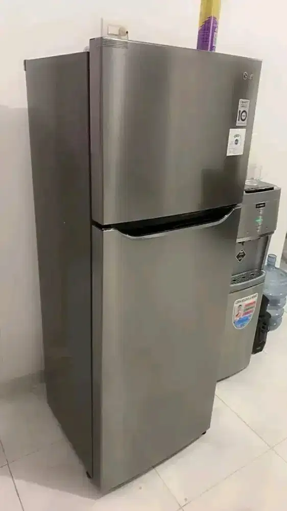 Kulkas LG Inverter 2 pintu kapasitas 225 L