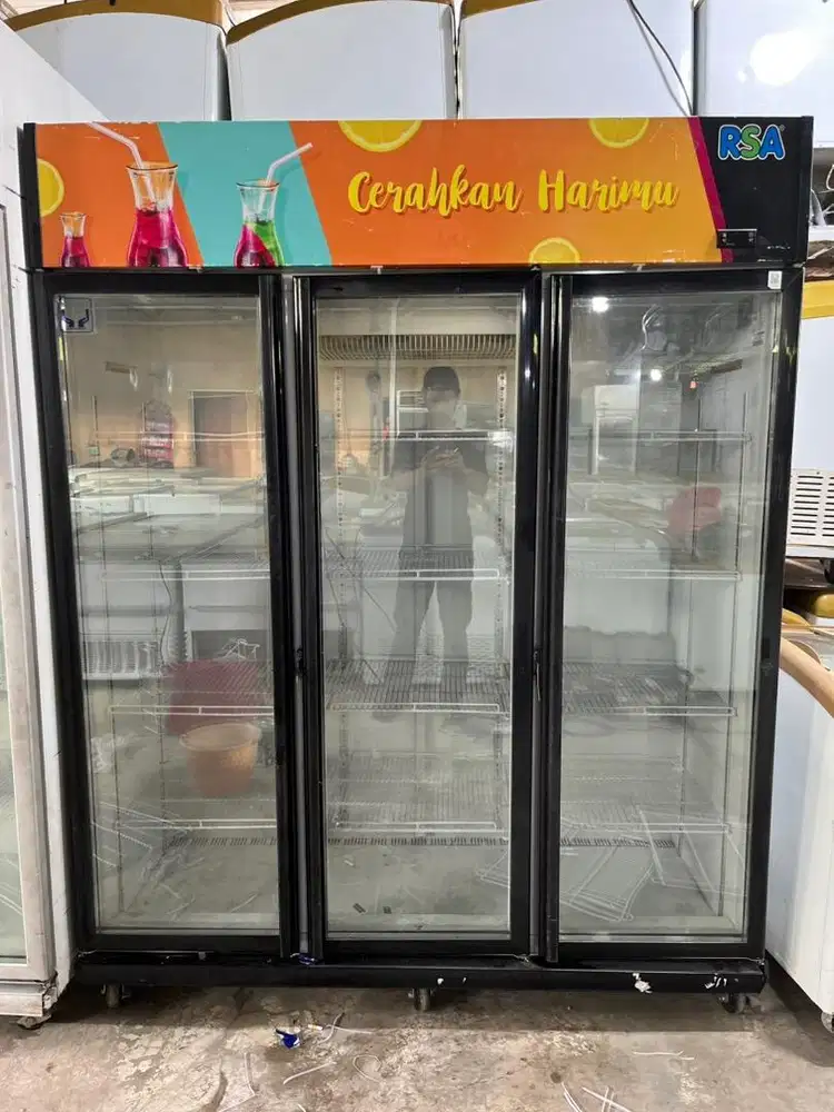 Showcase RSA 3 Pintu