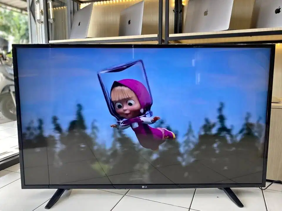 LED TV LG 49 Inch Smart TV Second Bisa Youtube, Netflix Dll