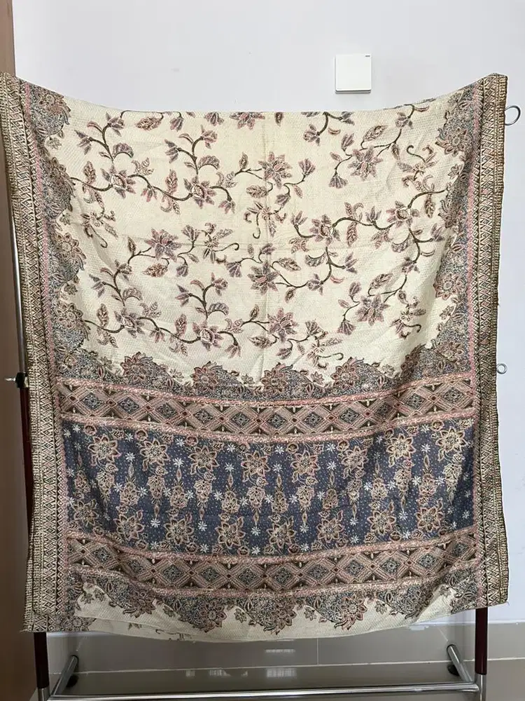 Batik tulis sutra ATBM