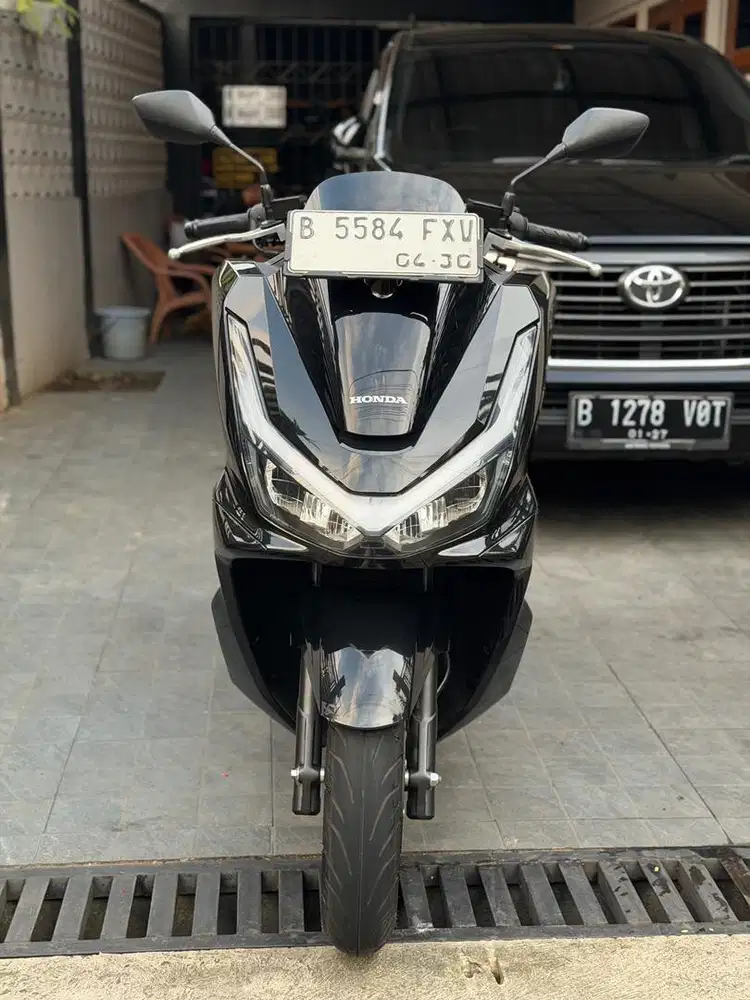 Dijuaal Honda PCX 2025 CBS Low Kilometer Istimewa Orisinil