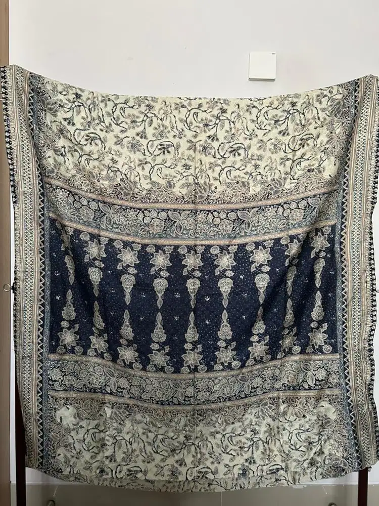 Batik tulis sutra ATBM