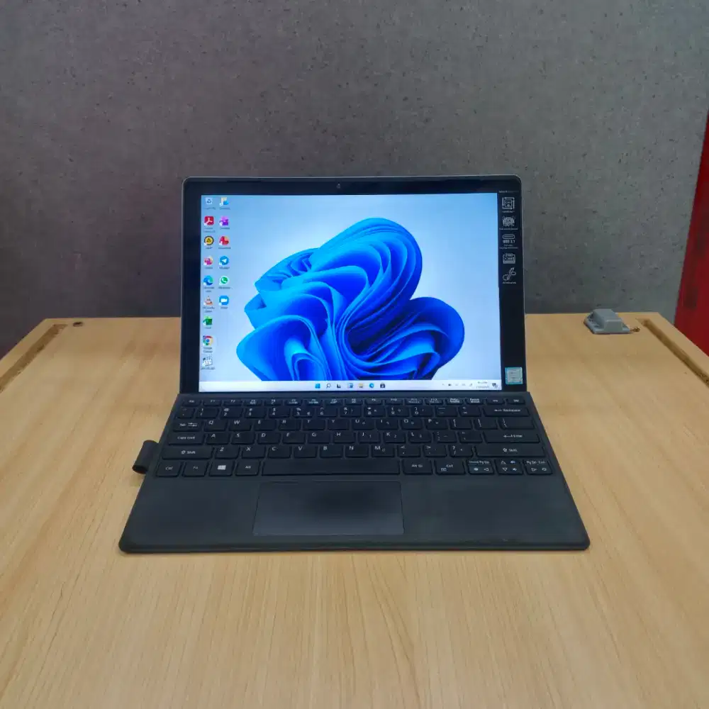 Microsoft surface Acer switch alpha 12