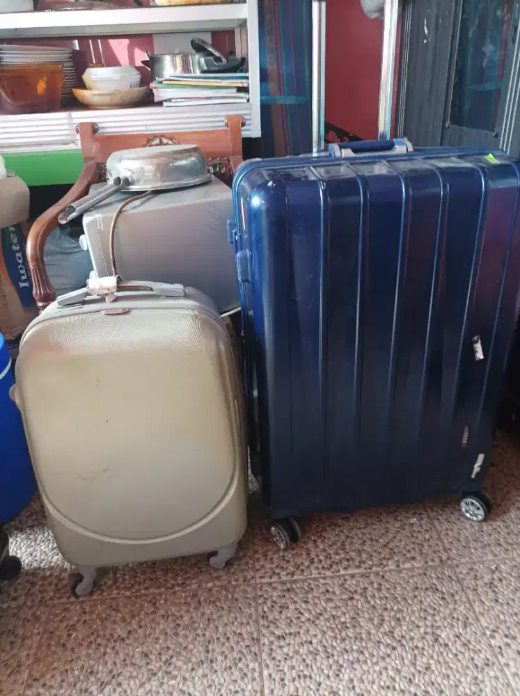 Di jual koper  discount utk travel atau perjalanan biru sudah laku