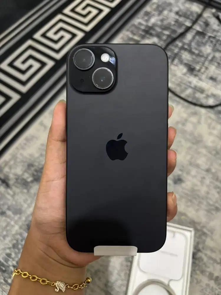 Iphone 15 128gb ibox garansi on oktober 2026