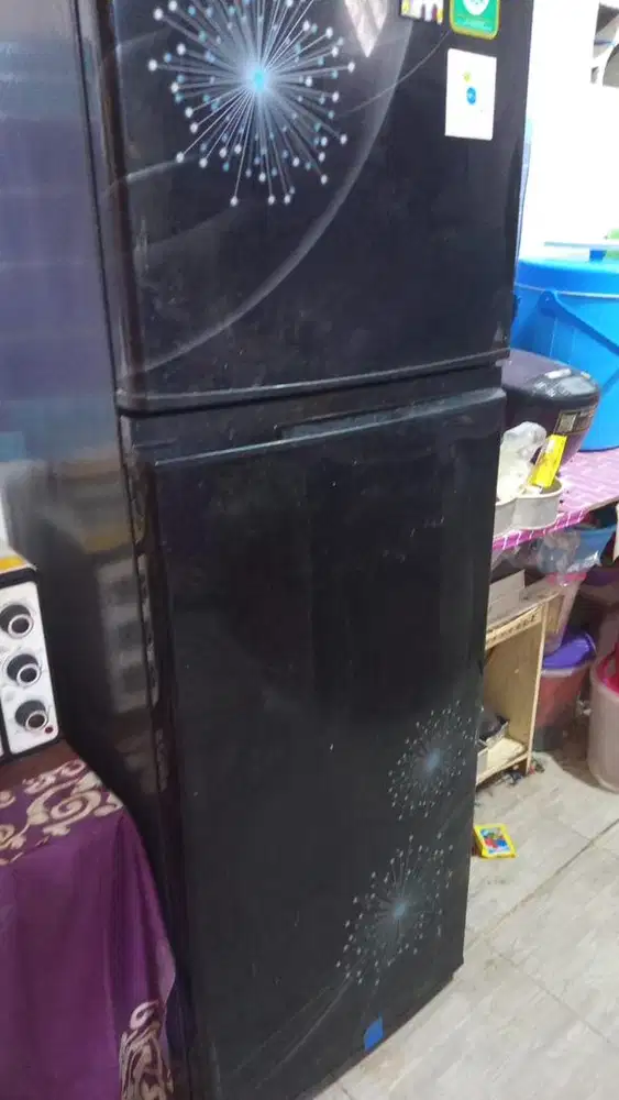 Di jual kulkas 2 pintu