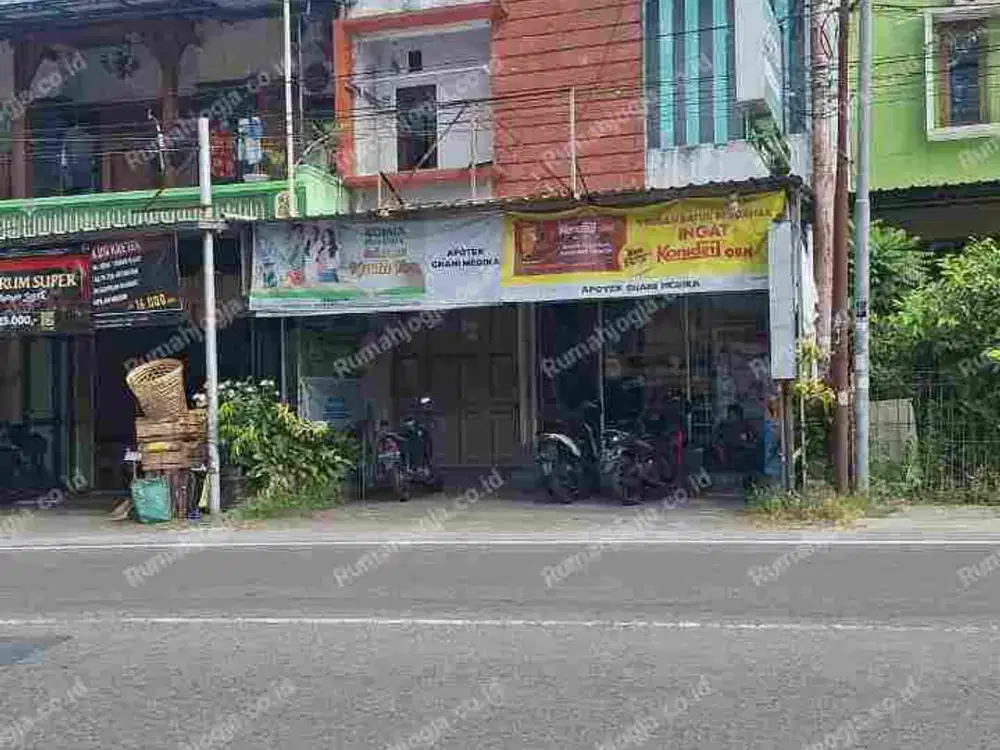 ruko usaha pinggir jalan raya Gito Gati sleman