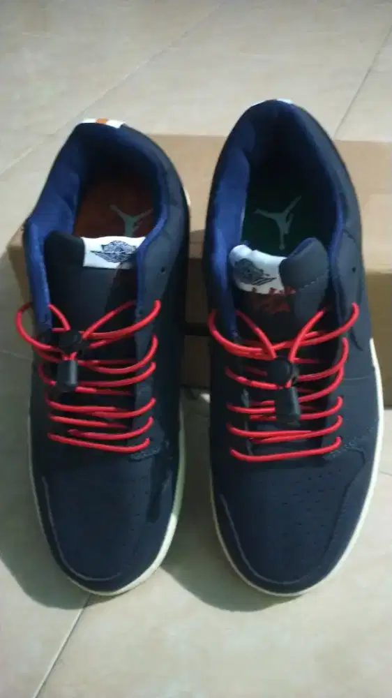Dijual sepatu cowok SB Dunk,,biru navy,,ukuran 42,,