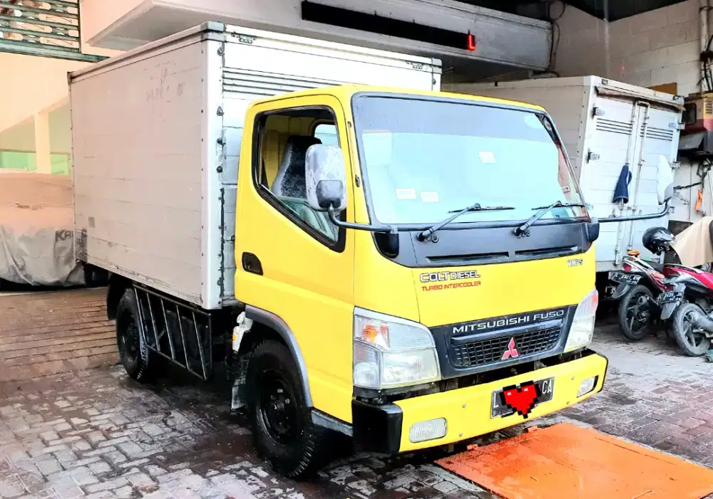 Colt Diesel Canter 4 Roda Box Diesel Engkel FE71 2010/2011 No L300 KIM