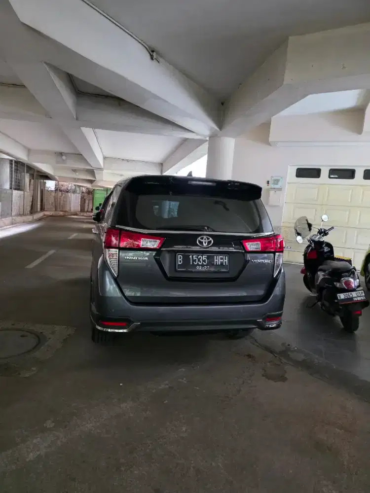 Toyota kijang inova venturer  metic diesel tshun 2022