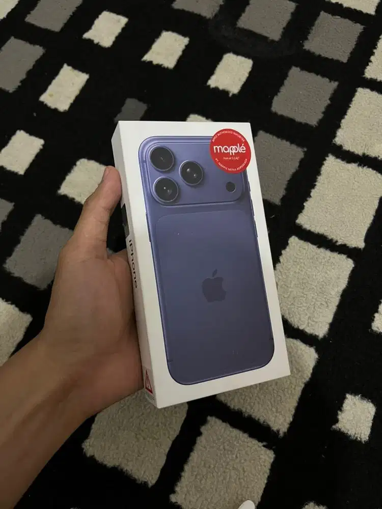 iphone 17 pro 256gb deep blue BNIB