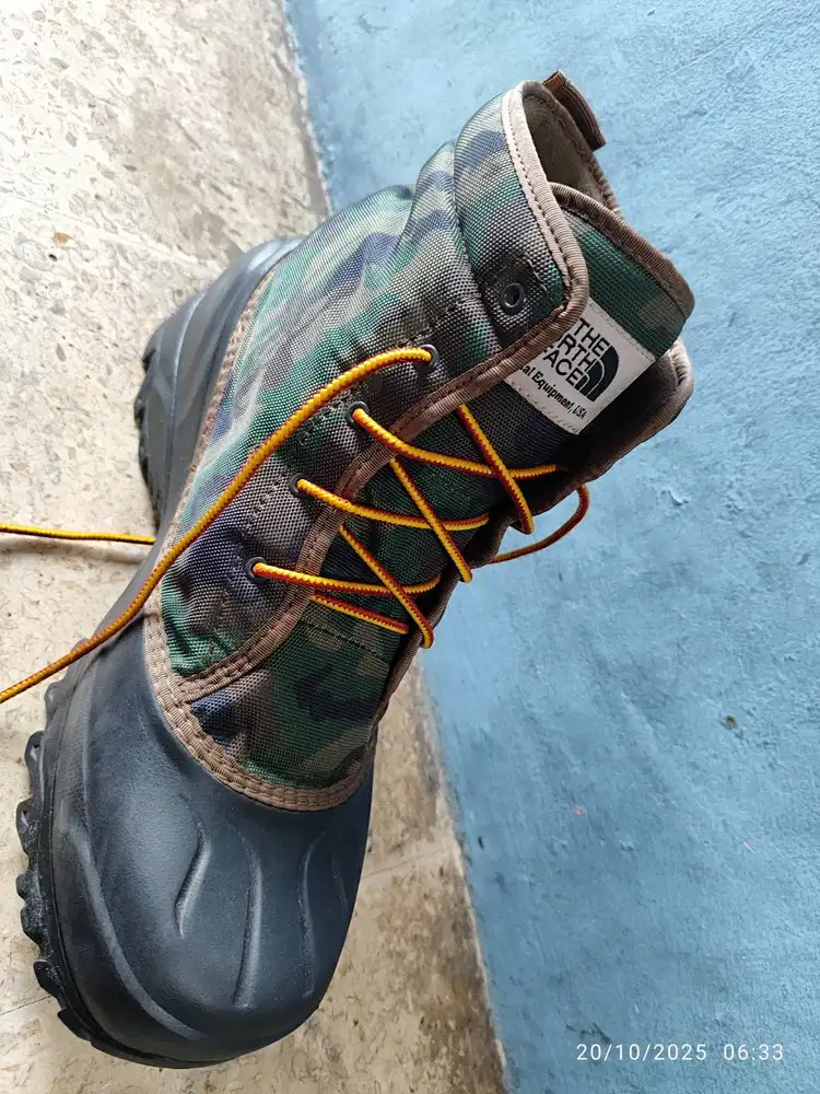 Sepatu hiking TNF original