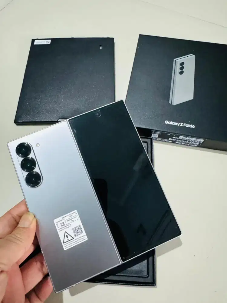 galaxy z fold 6 1 TB silver like new