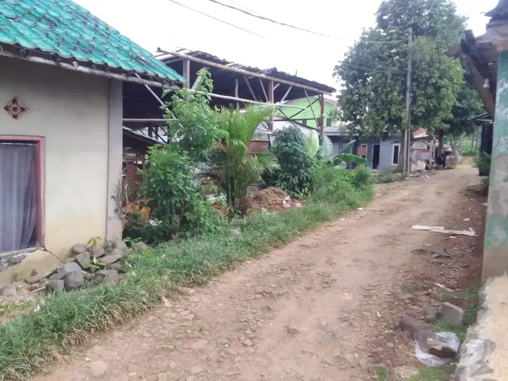 Tanah Darat Nempel Jln Desa Ciseeng Bogor