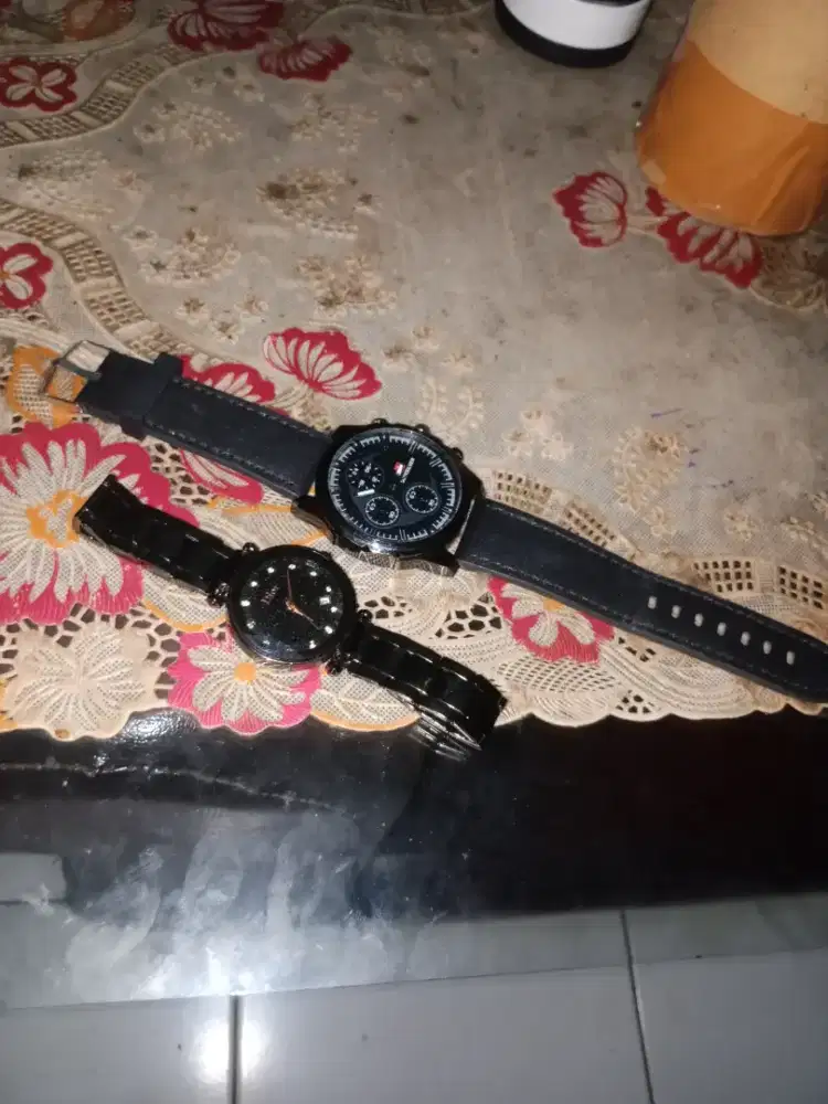 Jam tangan nga kepake jual aja bu