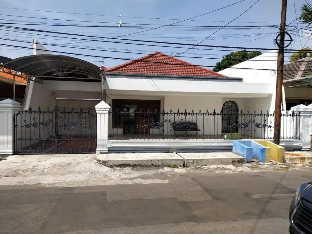 Disewakan dharmahusada indah utara siap huni baru renovasi