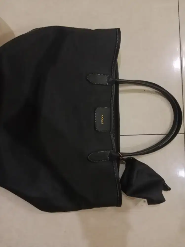 Tas baru, masih bagus no minus, di pake baru dua hari, bisa nego