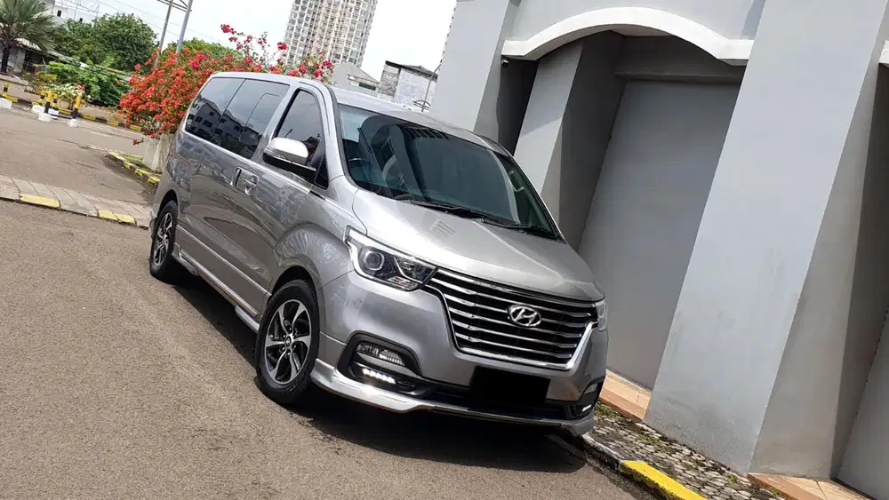 [ GARANSI 5TH ] Hyundai H1 H 1 H-1 Royale 2.5 CRDI AT Abu 2019/2020