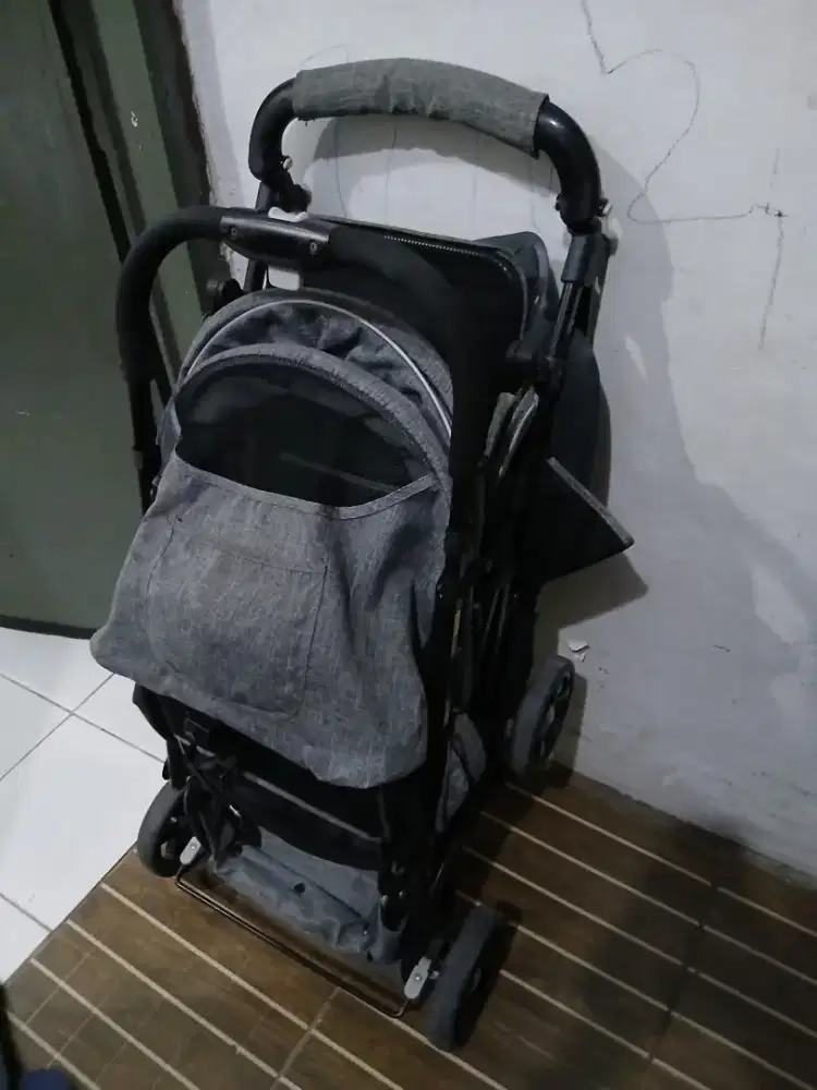 Stroller untuk anak kembar