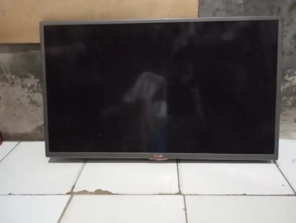 Dijual tv merk LG 32in