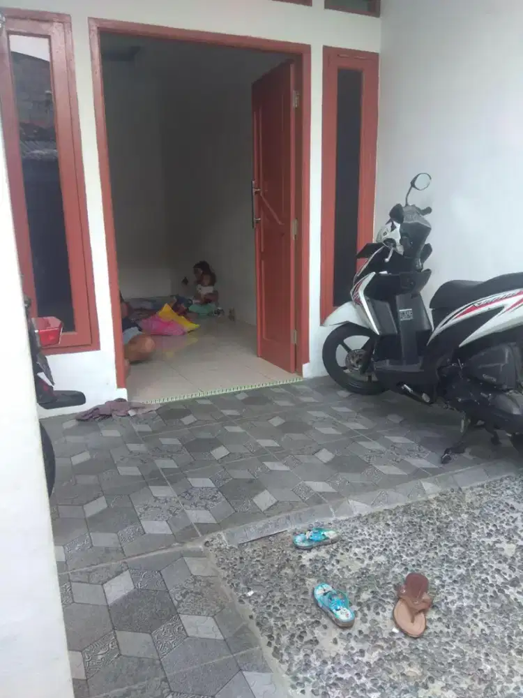 Di Kontrakan Rumah Belakang UNIV Mercu Buana
