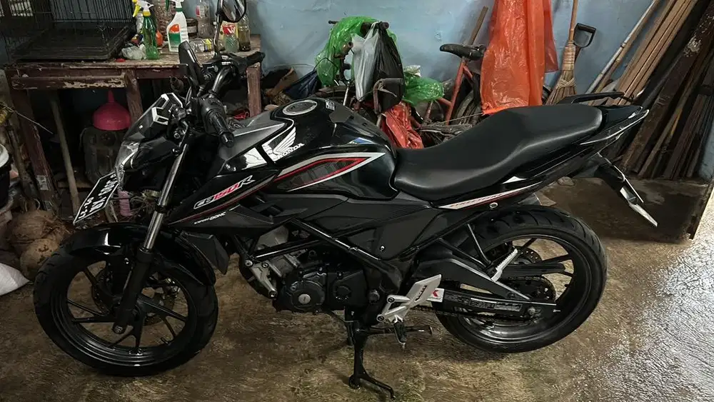 Honda CB150R 2015