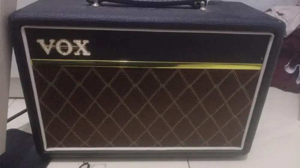 Dijual cepat amplifier gitar merk vox